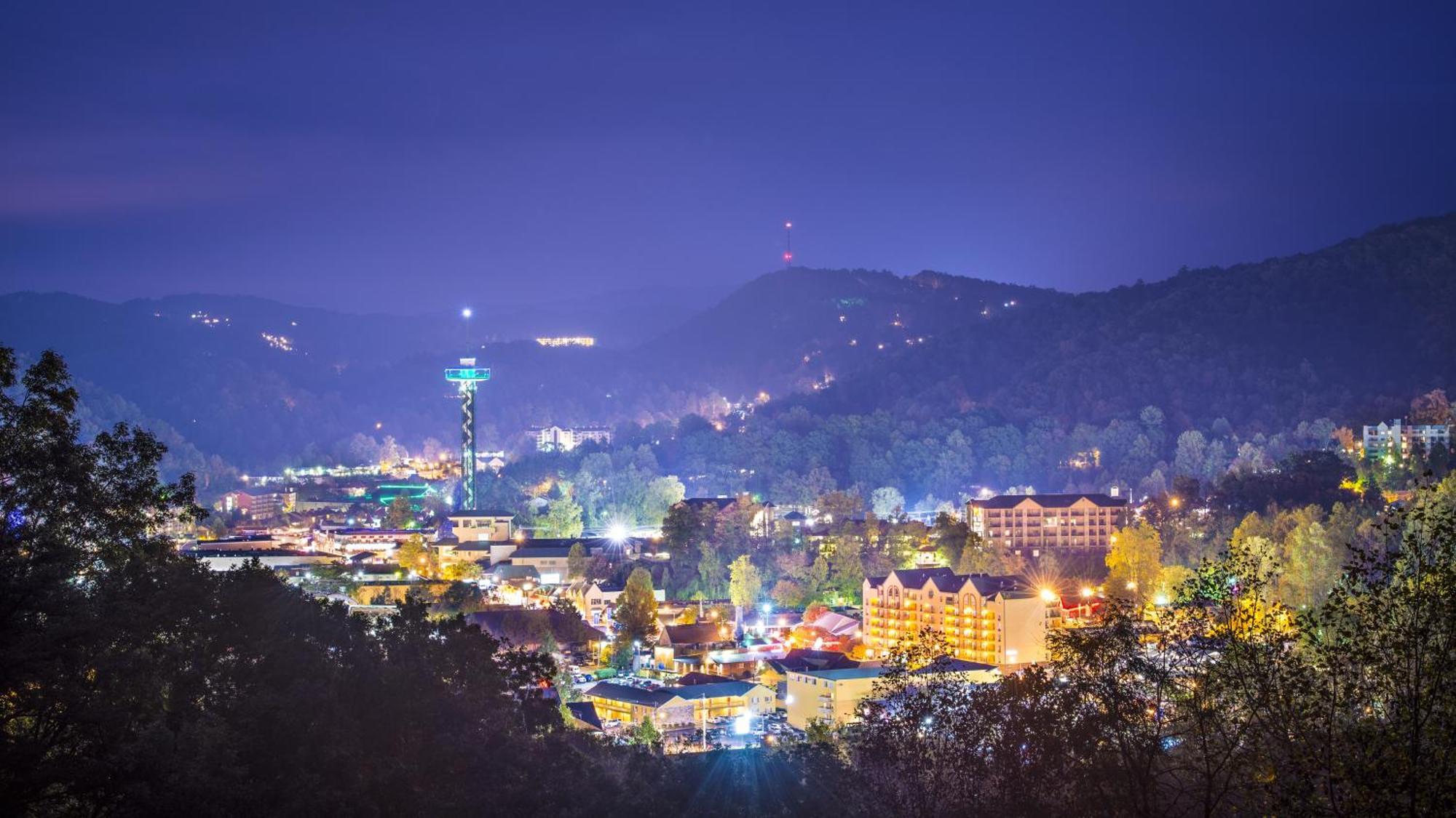 Majestic View Lodge, Amazing Views, Hot Tub, 1089 Free Tickets Each Paid Day, Dollywood And More Gatlinburg Exterior foto