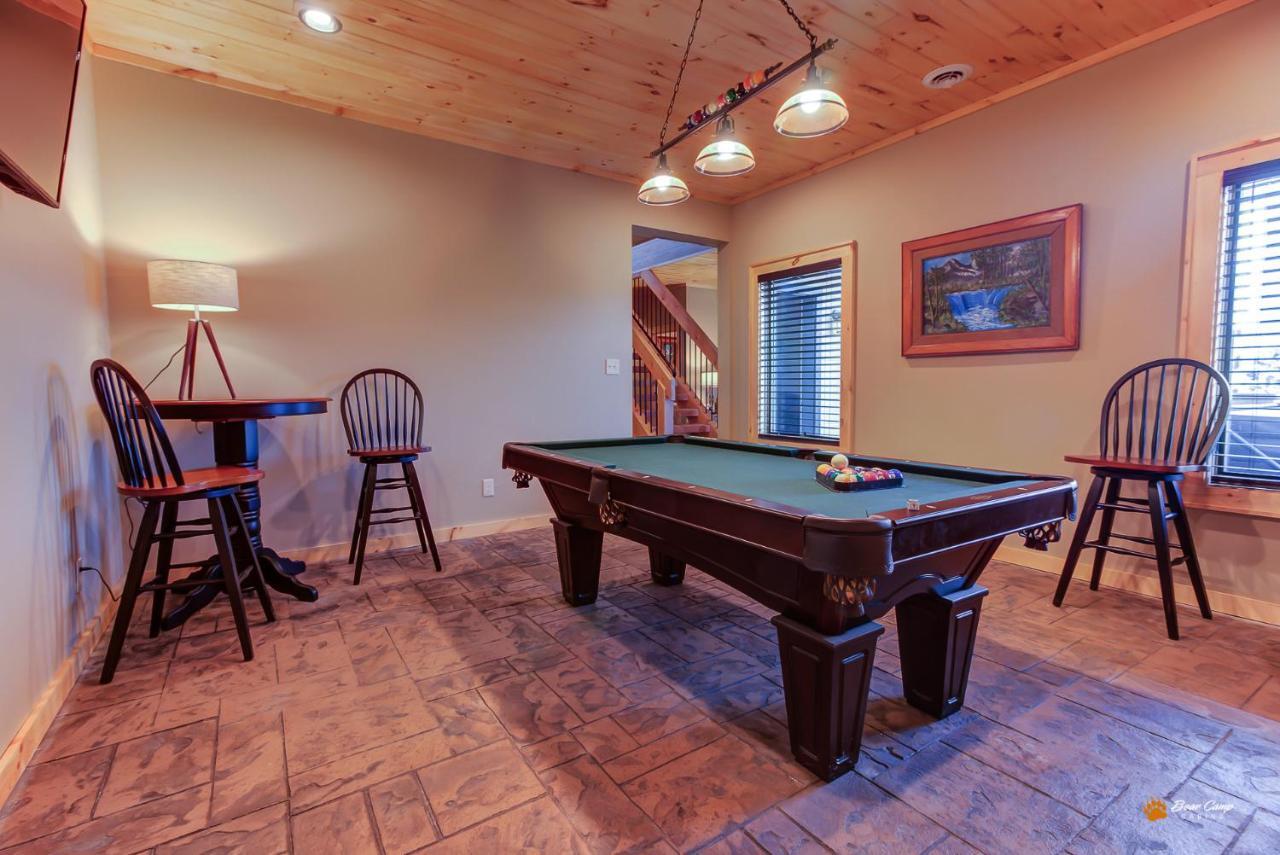 Majestic View Lodge, Amazing Views, Hot Tub, 1089 Free Tickets Each Paid Day, Dollywood And More Gatlinburg Exterior foto